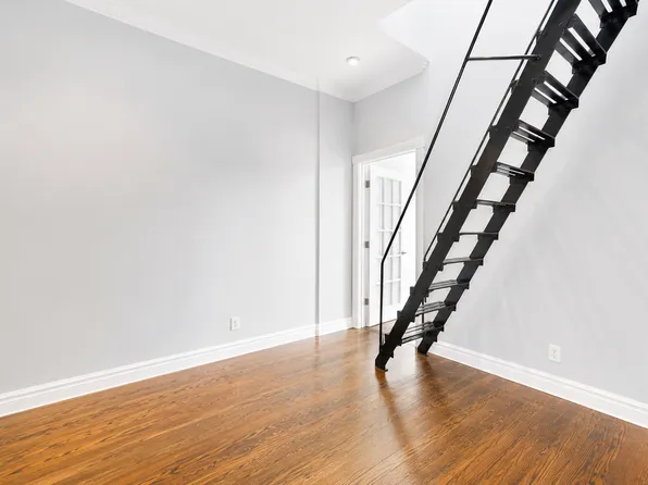 221 E 23rd St, New York, NY