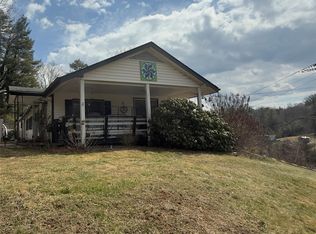 190 Benfield Rd, Crossnore, NC 28616
