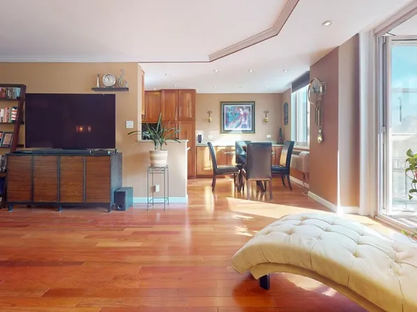 118-17 Union Turnpike image 13 of 49