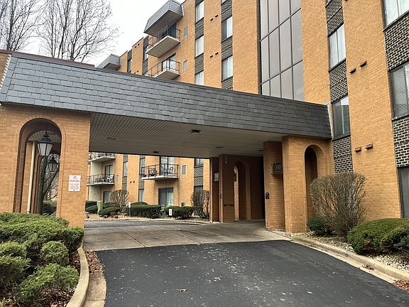 2nd image of 700 Bruce Ln #310