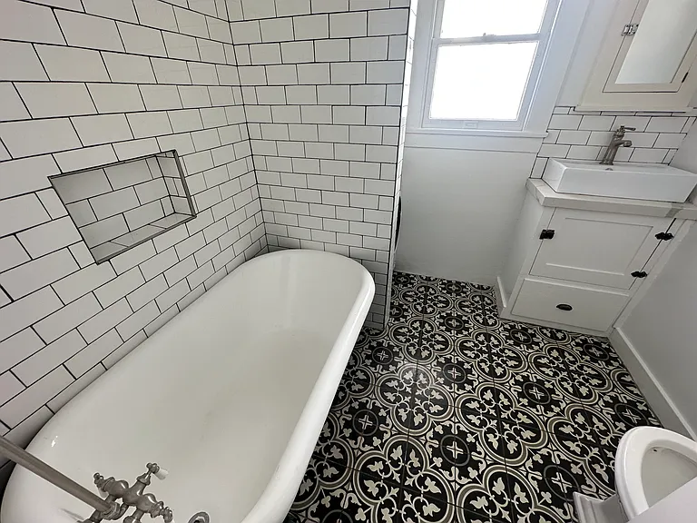 725 E 5th St #A — Photo 15