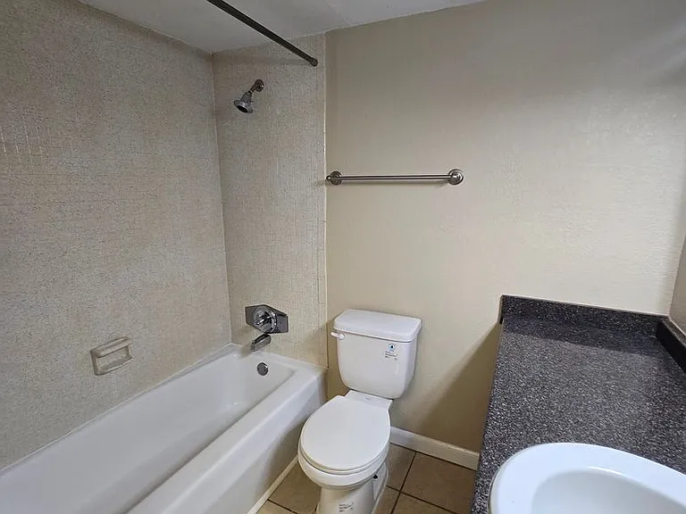 507 NW 39th Rd #106 — Photo 26