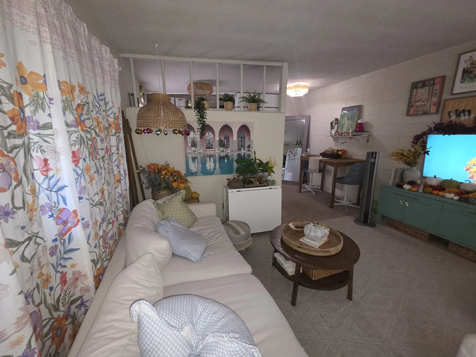 2 bed, 700 sqft, $1,800 — Photo 2
