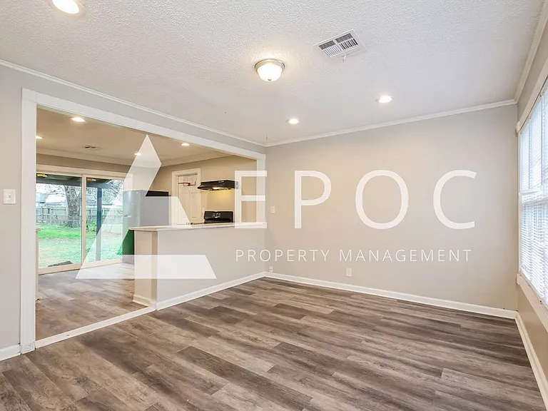 1252 N Braden Ave — Photo 7