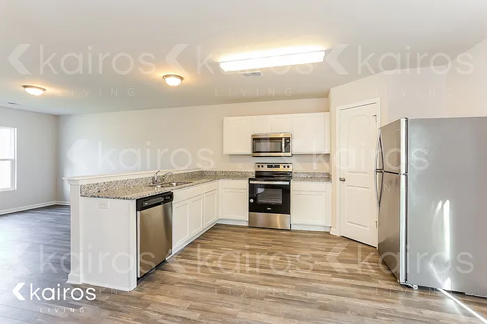 4 bed, 3.0 bath, 1811 sqft, $2,095 — Photo 2