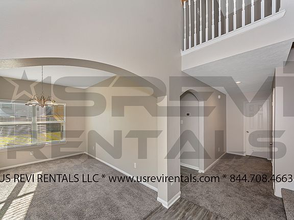 3rd image of 16330 Rockcreek Ln