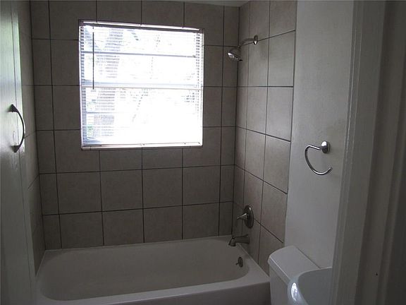 3rd image of 508 Joyce Dr