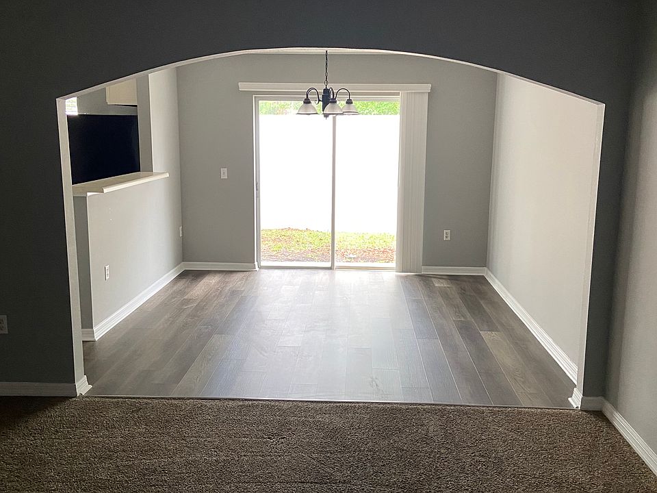 2nd image of 7056 Saint Ives Ct