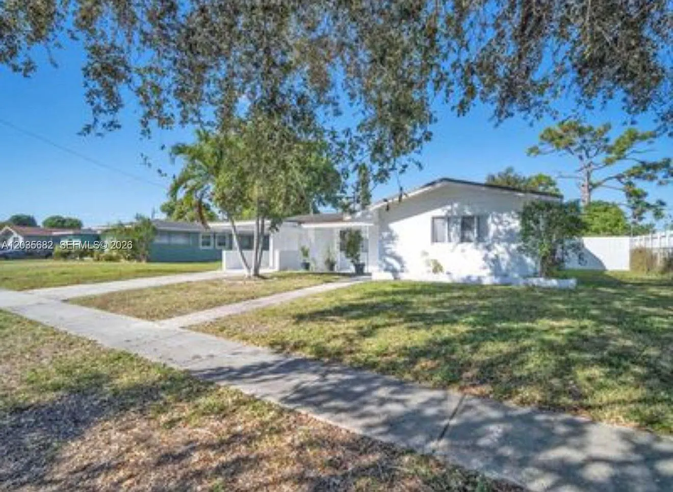 Tropicana Park Homes — Photo 1