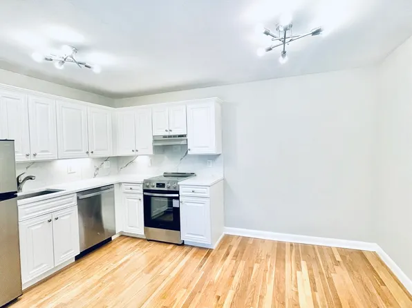39 Englewood Ave APT 26, Brighton, MA 02135