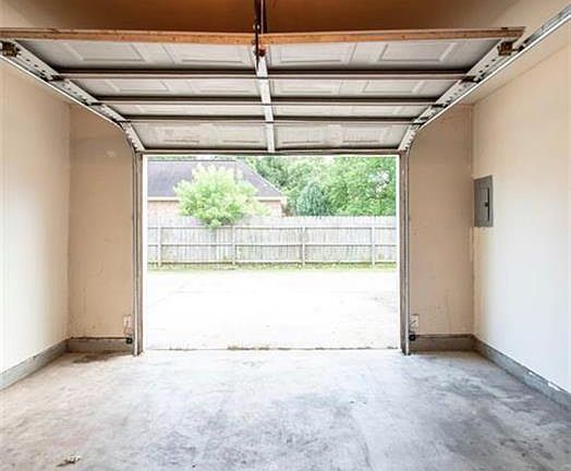 2nd image of 1207 Lovett St