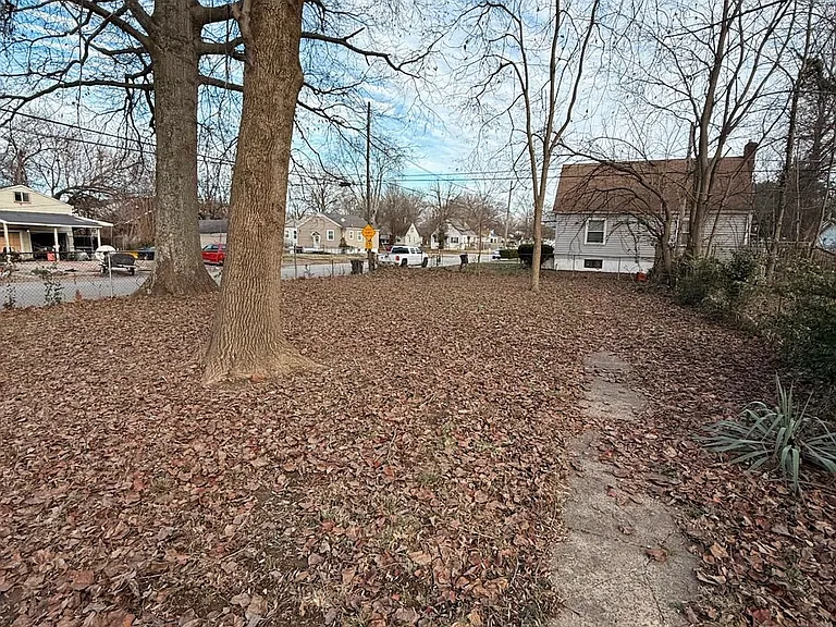 431 Amy Ave — Photo 11
