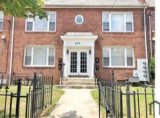 250 35th St NE APT 202, Washington, DC 20019