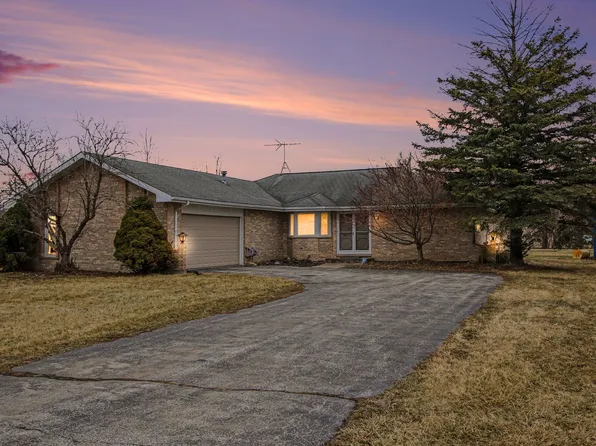 24541 S Wildwood Trl, Crete, IL 60417