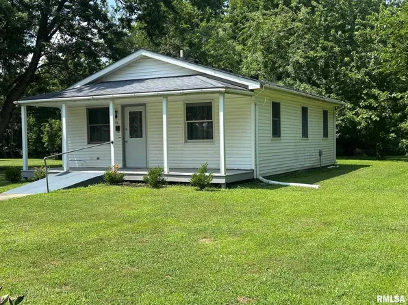 580 S Spruce St, Nokomis, IL 62075