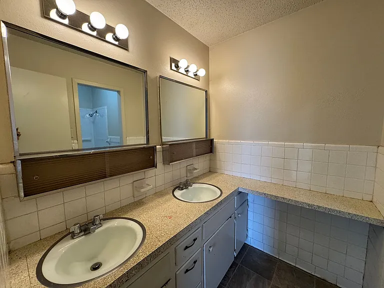 1104 Cummings Ave — Photo 18