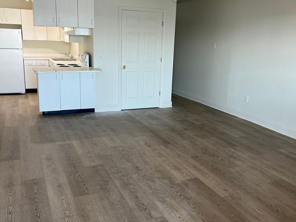 920 N Front St APT 8