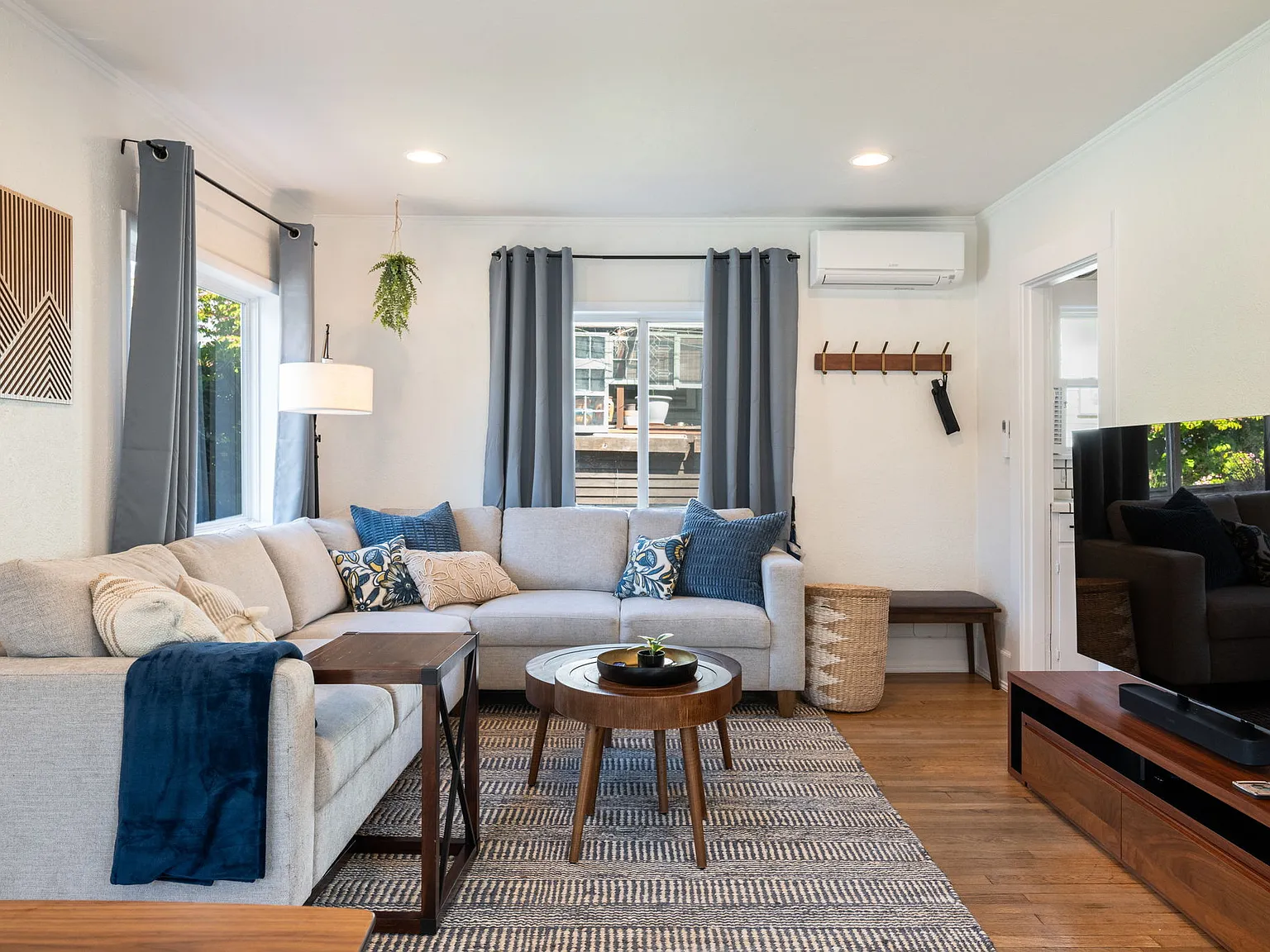 2 bed, 1140 sqft, $3,800 — Photo 4