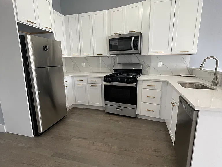 101 Woodlawn Ave #2 — Photo 1