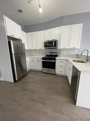 101 Woodlawn Ave #2 Photo 1