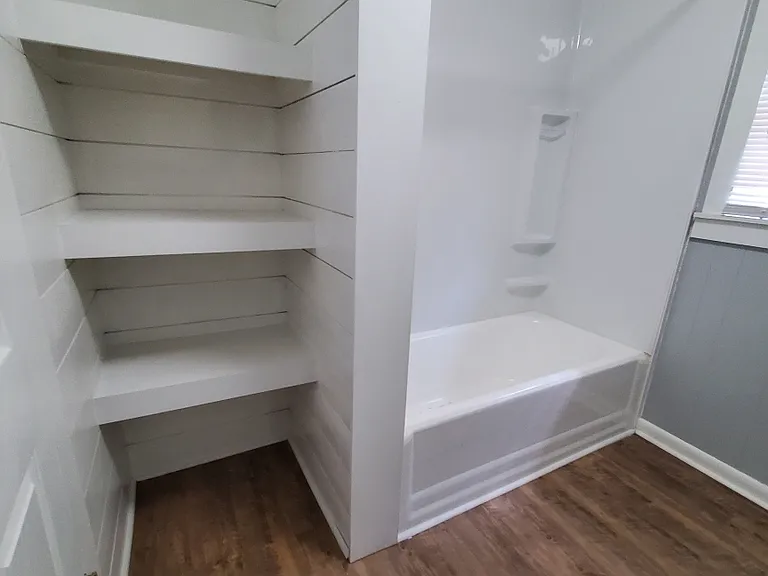 1909 Cowan Ave — Photo 10