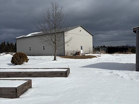 3rd image of 24 Jackson Rd