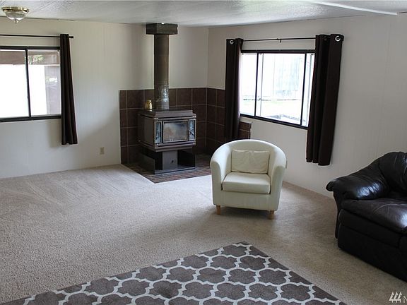 Family/Living Room, new Carpet!