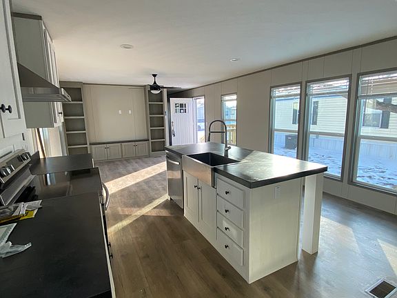 3rd image of 8913 W Lakeview Dr #20