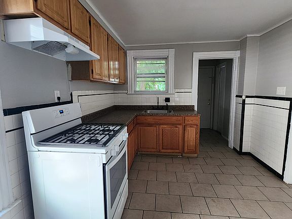 4th image of 37 Arthur St #3737