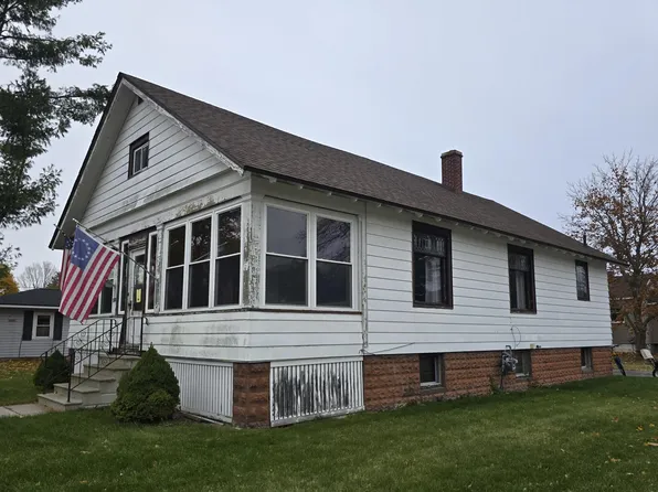 728 S 8th Ave, Alpena, MI 49707