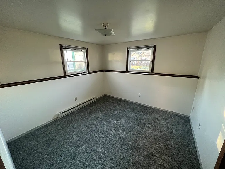 703 W Gruenwald Ave #LOWER — Photo 4