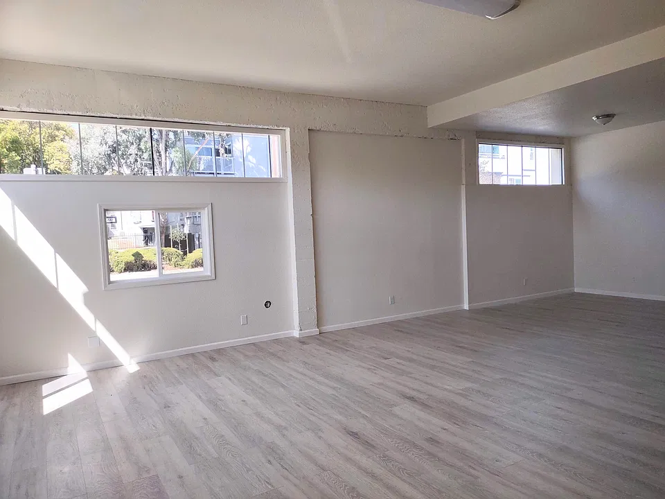 Dining Area to right of Living Room
