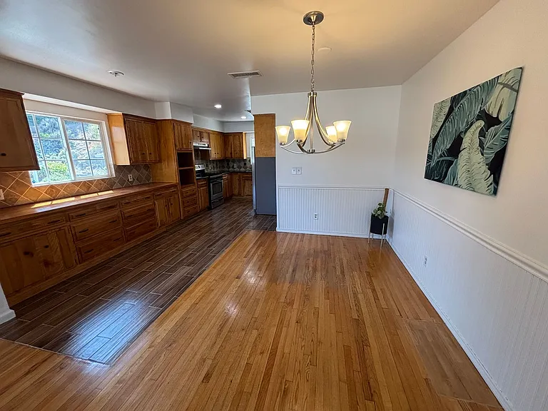 4040 Toland Way — Photo 4
