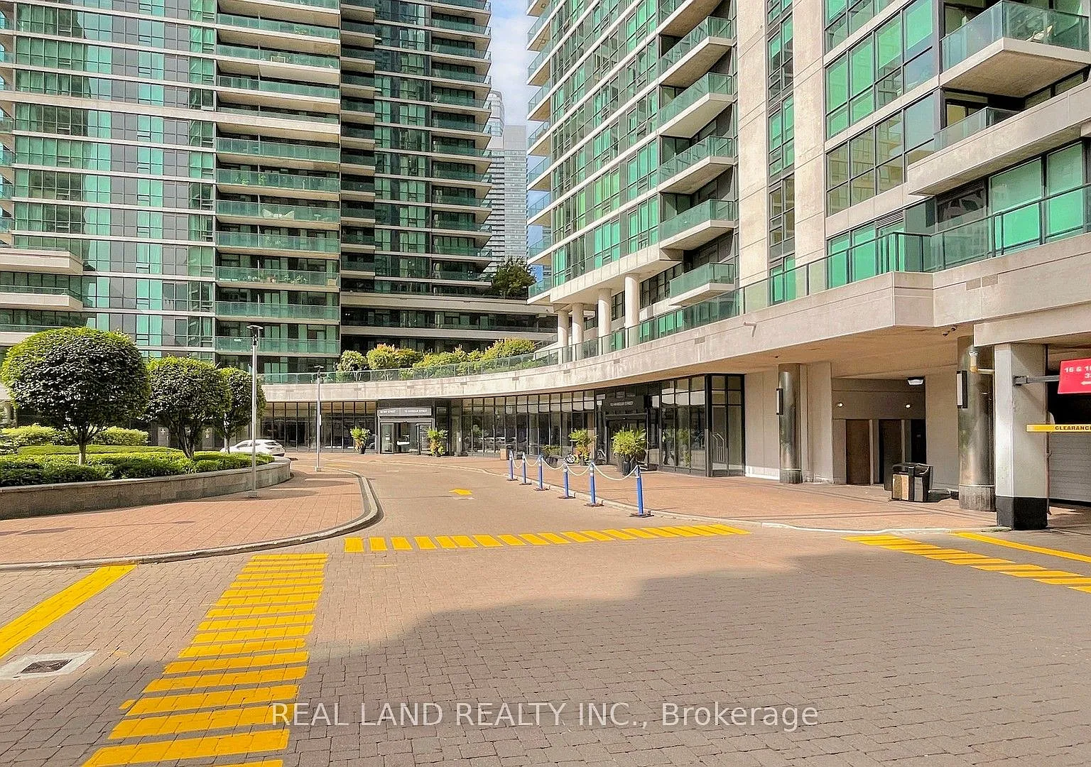 3 bed, $4,350 — Photo 2