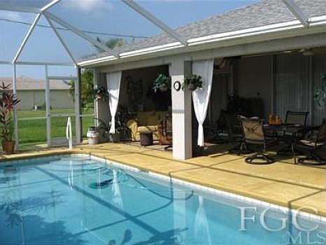 Lanai with Screened in Pool 