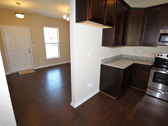 4th image of 5016 Breleigh Ln