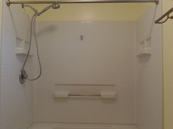 3rd image of 4590 Forest Park Dr