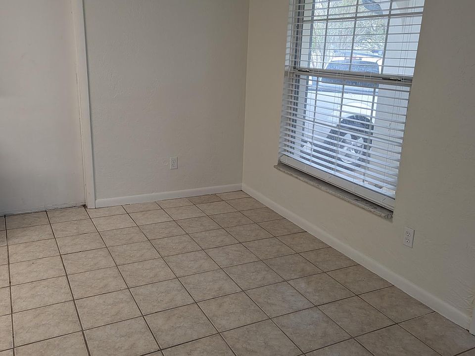 1st image of 122 Lullwater St
