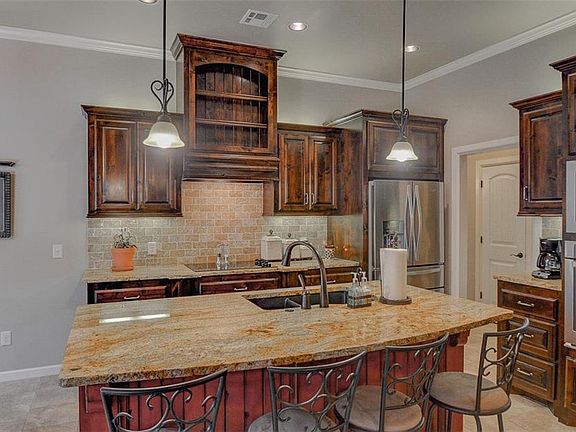 3rd image of 212 Wilderness Dr