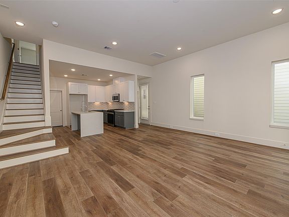 5th image of 879 Rachel St #B