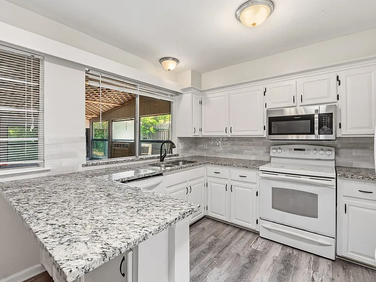 1409 Desert Quail Ln — Photo 8