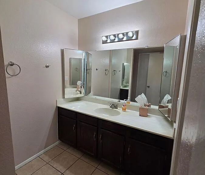 4540 W Maryland Ave — Photo 7