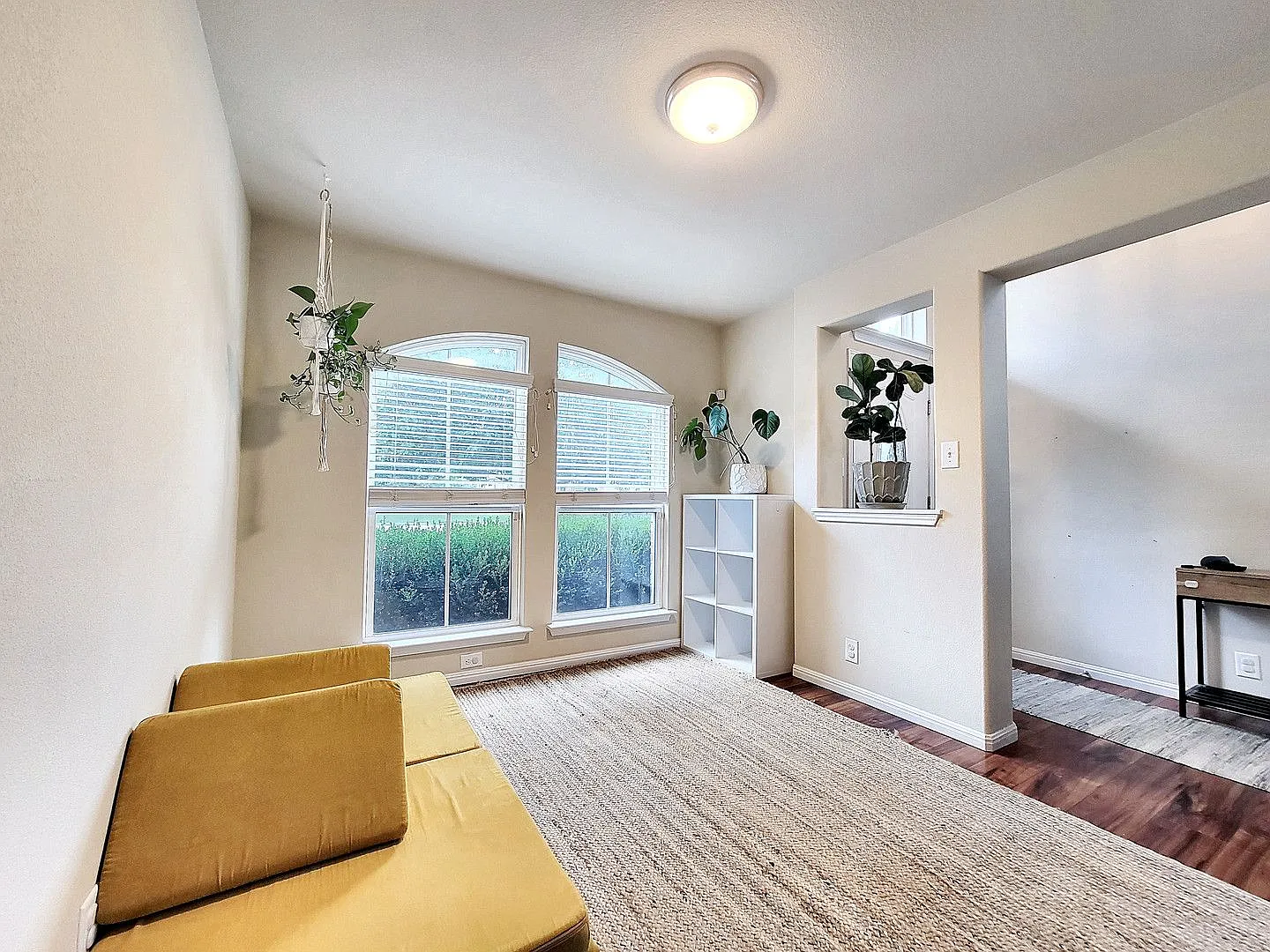 4 Bed, 2.5 Bath Hutto Home Featuring Modern Kitchen & Large Backyard — Photo 3