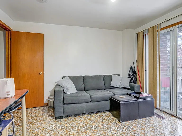 158 Hallam St #3 — Photo 11