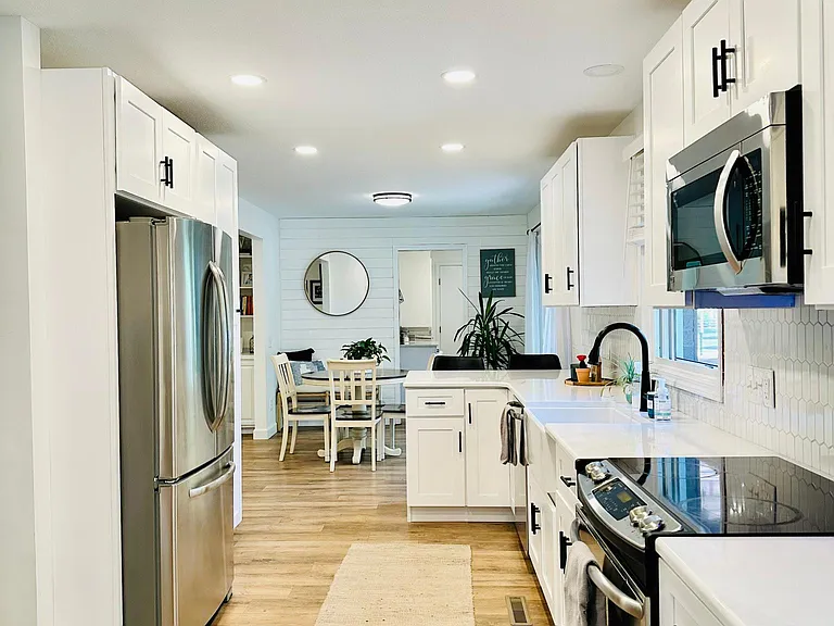 8 Applewood Ct W — Photo 6