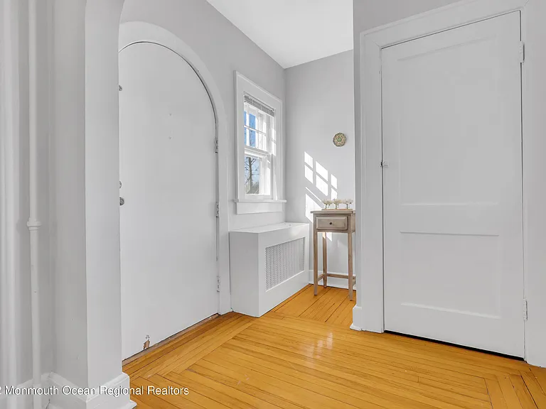 102 Dixon Ave — Photo 5
