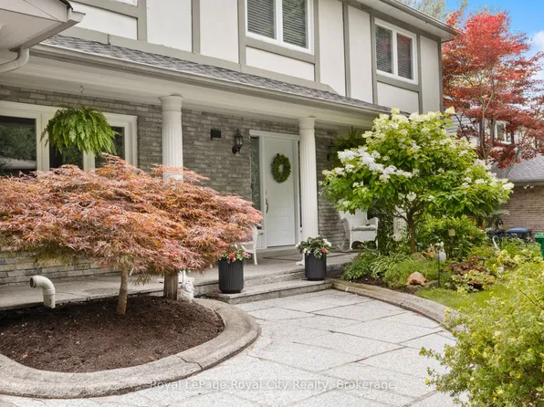 1548 Troika Ct, Mississauga, ON L5J 4C4