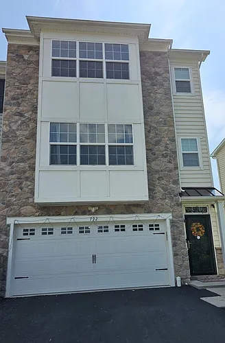 792 Jacobsen Cir #792 Photo 1