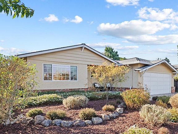 4th image of 797 Daffodil Way