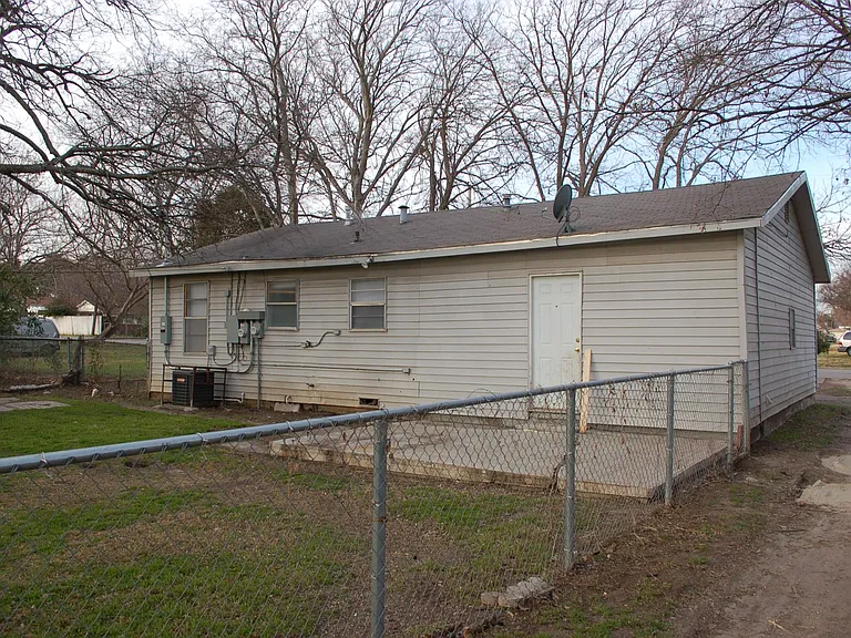 505 Pemberton Dr — Photo 10